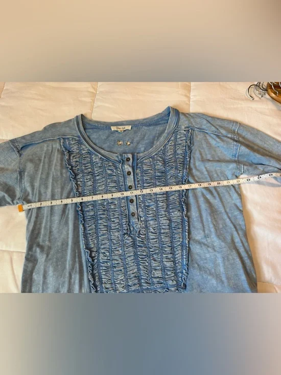 Oli & Hali Light Blue Ruched Henley Top - Picture 7 of 11